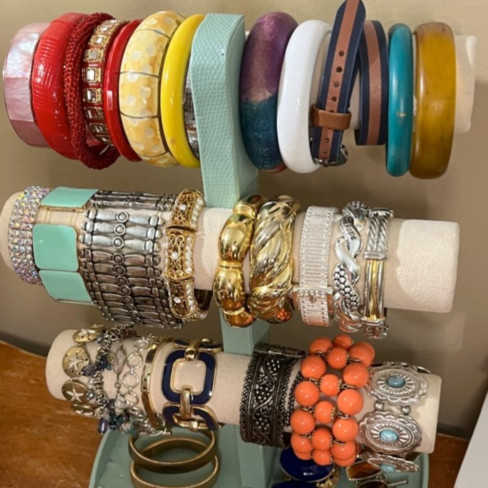 Bundle Unlisted Wearable and Craft Bracelets Auction for Party